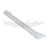 Foto van Beko Strip Van glasplaat, achter CS232030, CNA28421, CN288120 