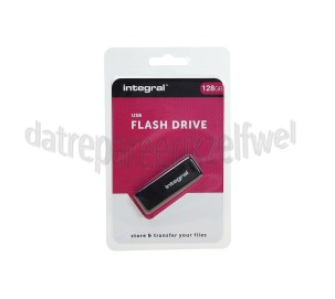 Foto van Integral Memory stick 128GB USB Flash Drive Zwart USB 2.0 