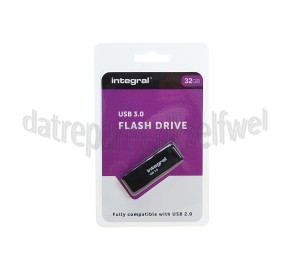 Foto van Integral Memory stick 32GB USB Flash Drive Zwart USB 3.0 
