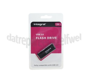 Foto van Integral Memory stick 128GB USB Flash Drive Zwart USB 3.0 