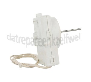 Foto van Beko Ventilator Ventilator motor bij compressor GNE46102B, KWD9440X, GNE25800S 