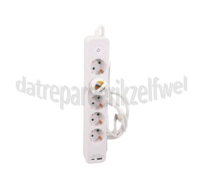 Foto van Q-Link Tafelcontactdoos 3x 1.5mm2 1.5 meter 1x USB-A, 1x USB-C, Wit 5 voudig met randaarde en schakelaar 