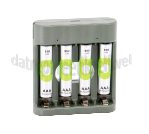 Foto van GP Batterijlader USB Batterijlader B441 Recyko + 4 AAA 850mAh batterijen Nimh HR03 