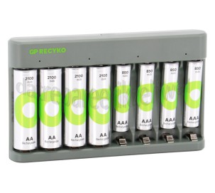 Foto van GP Batterijlader USB Batterijlader E821 Recyko + 4 AA 2100mAh en 4 AAA 850mAh batterijen 