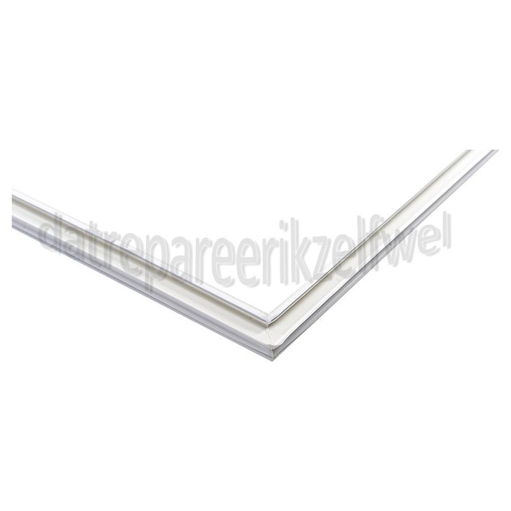 Foto van Indesit Afdichtingsrubber Vriesgedeelte 552x713 BAAN13, BAAN12, MBL1811S 