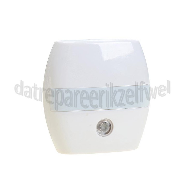 Foto van Alecto Ledlamp LED nachtlicht met schemerschakelaar en wandverlichting Orientatieverlichting 